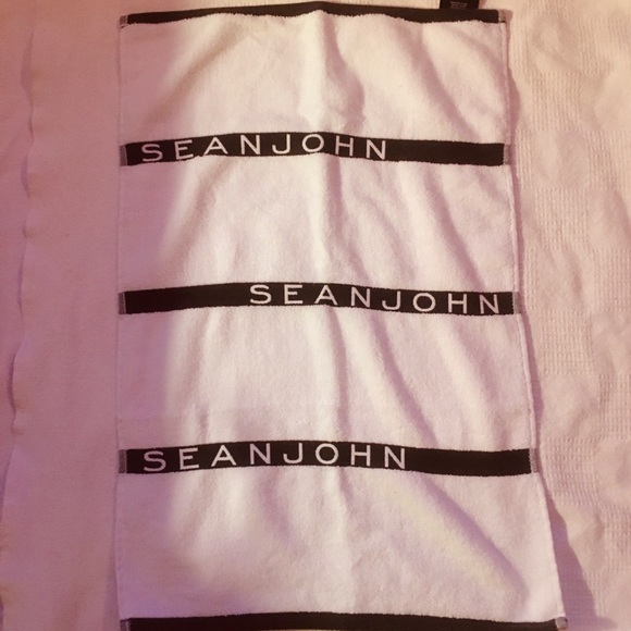 Sean John Hand Towel Set - Picture 3 of 4